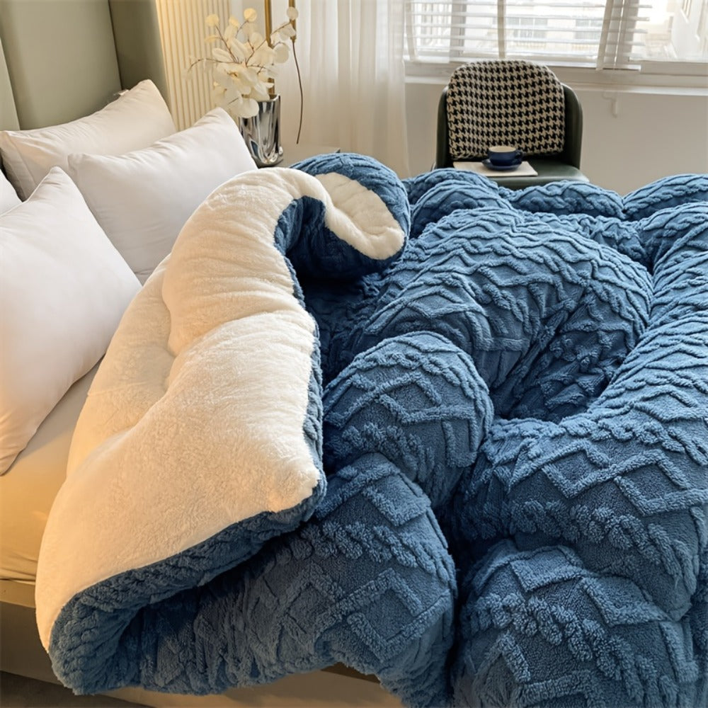 Plush Thick Comforter Blanket – Premium Warm Winter Duvet with 100% Microfiber Fill, Soft Fluffy Bedding for Bedroom & Hotel, Machine Washable (Twin, Full, Queen – Grey & Blue, Excludes Pillowcase)