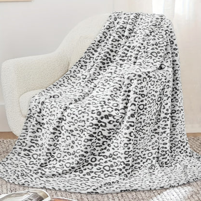 Leopard Print Throw Blanket – Soft Fluffy Jacquard Fleece Flannel for Couch, Bed, Sofa & Camping, 3 Sizes, 5 Colors