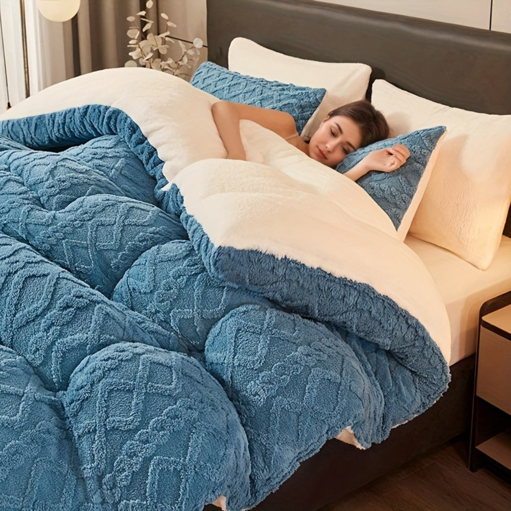 Winter Comforter Thick Warm Milk Velvet Duvet – Geometric Quilted Heavyweight Blanket for All Seasons, Twin Full Queen King – Silvery Grey & Blue