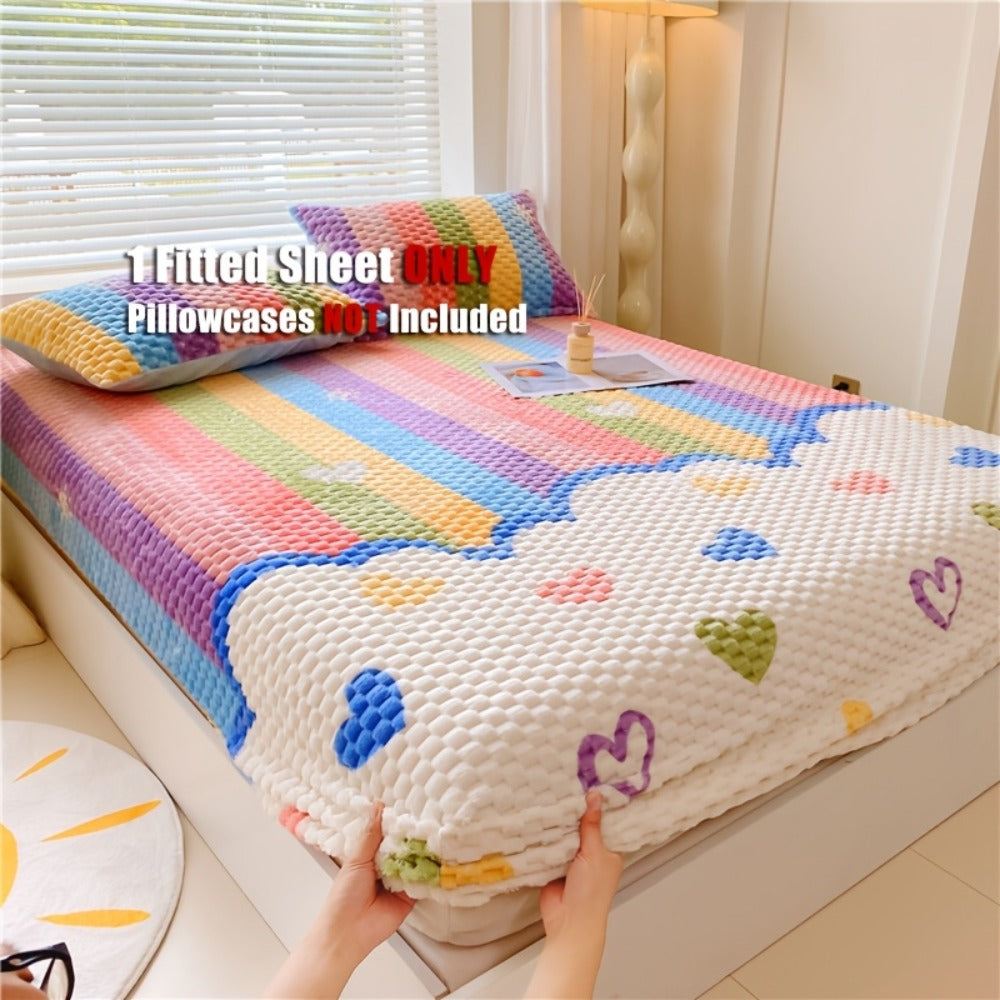 Milk Velvet Fitted Bed Sheet with Heart Carved Design – Soft Mattress Protective Cover, Fully Enclosed Dust Cover, Machine Washable Bedding for Bedroom, Guest Room & Hotel – Twin Full Queen King