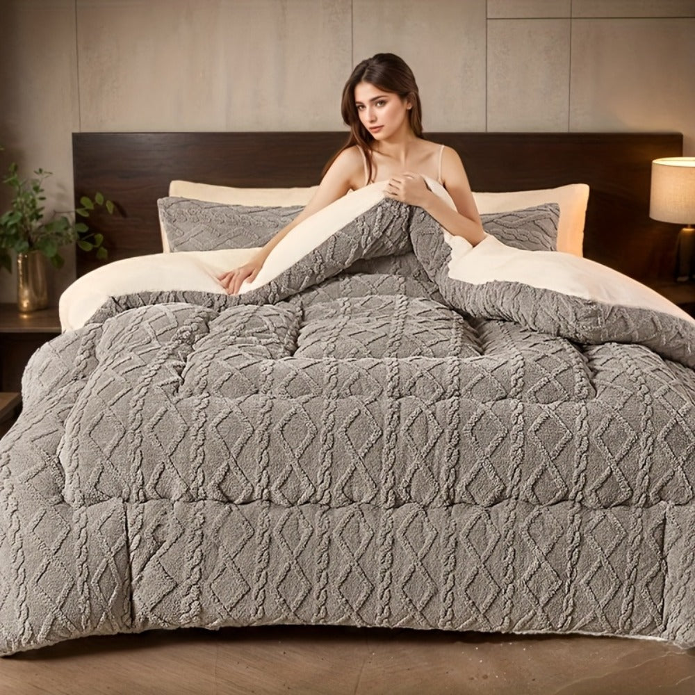 Winter Comforter Thick Warm Milk Velvet Duvet – Geometric Quilted Heavyweight Blanket for All Seasons, Twin Full Queen King – Silvery Grey & Blue