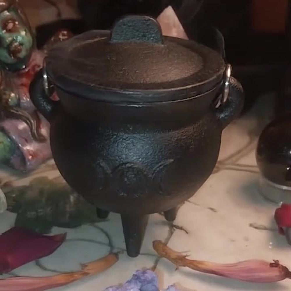Cast Iron Cauldron with Lid & Handle – Witchcraft Incense Burner, Spell Ritual Pot, Halloween Decor, Pentagram & Triple Moon Styles, Pagan Altar Cauldron